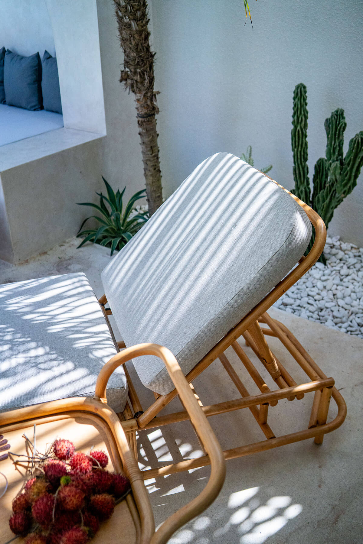 Rattan Outdoor Sun Lounger with Adjustable Backrest