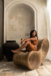 Brown rattan sun lounger - Tegal Robin ergonomic sunbed for poolside or garden, eco-friendly outdoor furniture