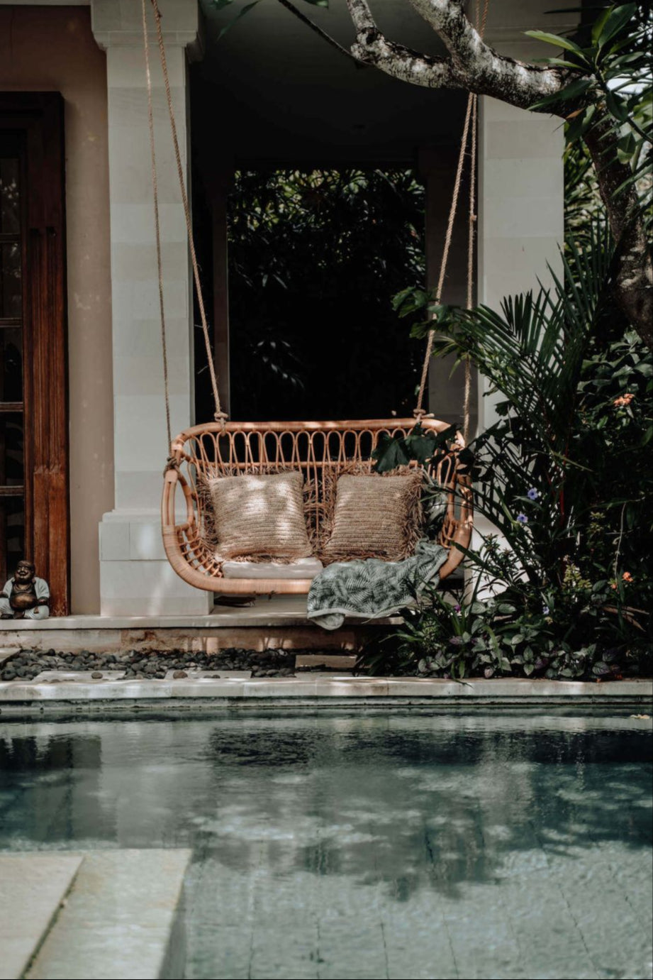 Koboo double handmade durable natural rattan hanging chair for indoor living rooms, covered terraces, patios, balconies, and outdoor gardens