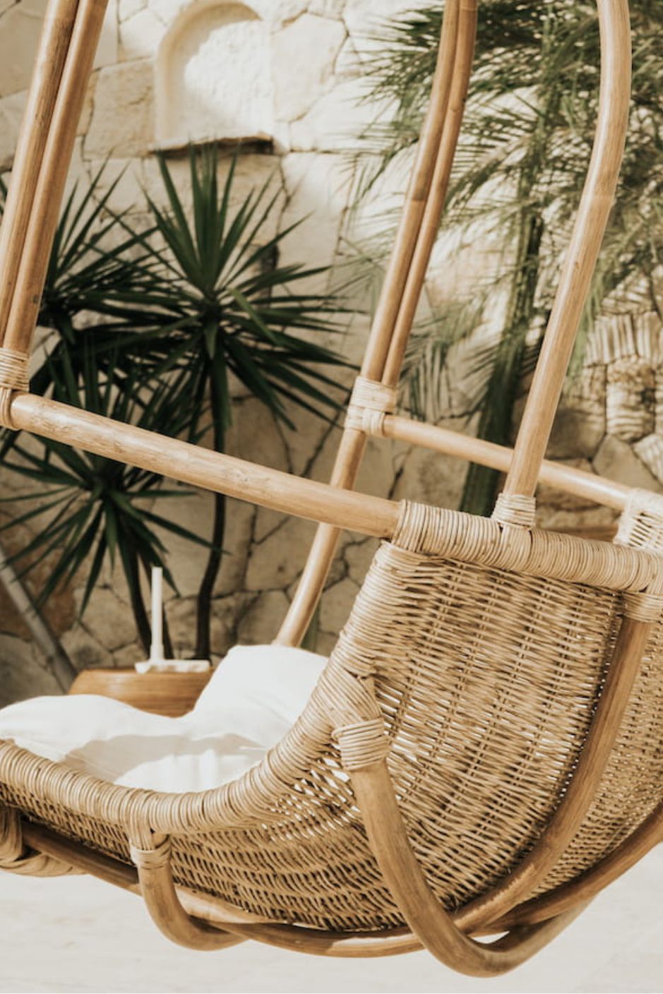 Koboo double handmade durable brown rattan hanging chair for indoor living rooms, covered terraces, patios, balconies, and outdoor gardens