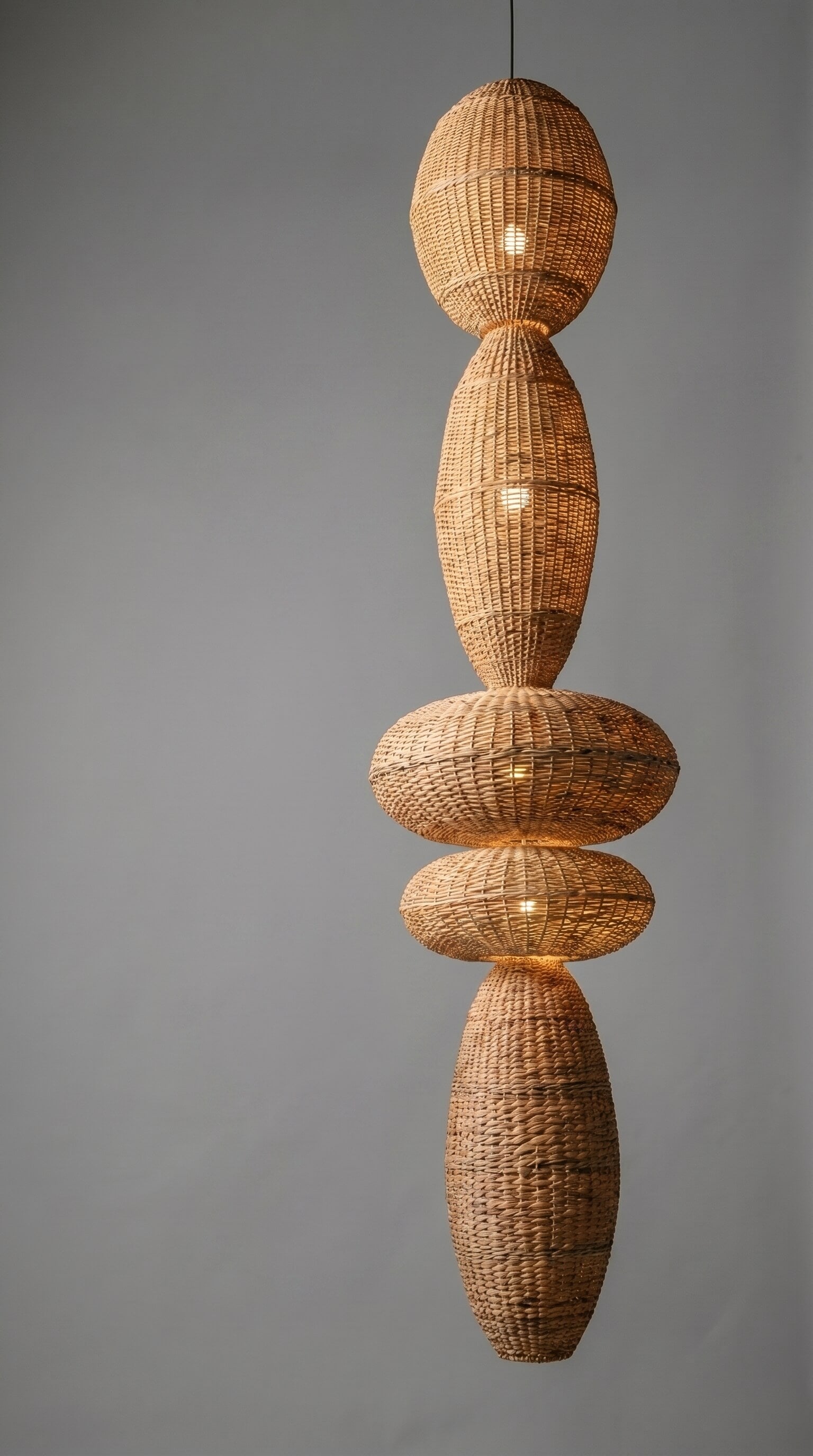 Woven rattan pendant light 