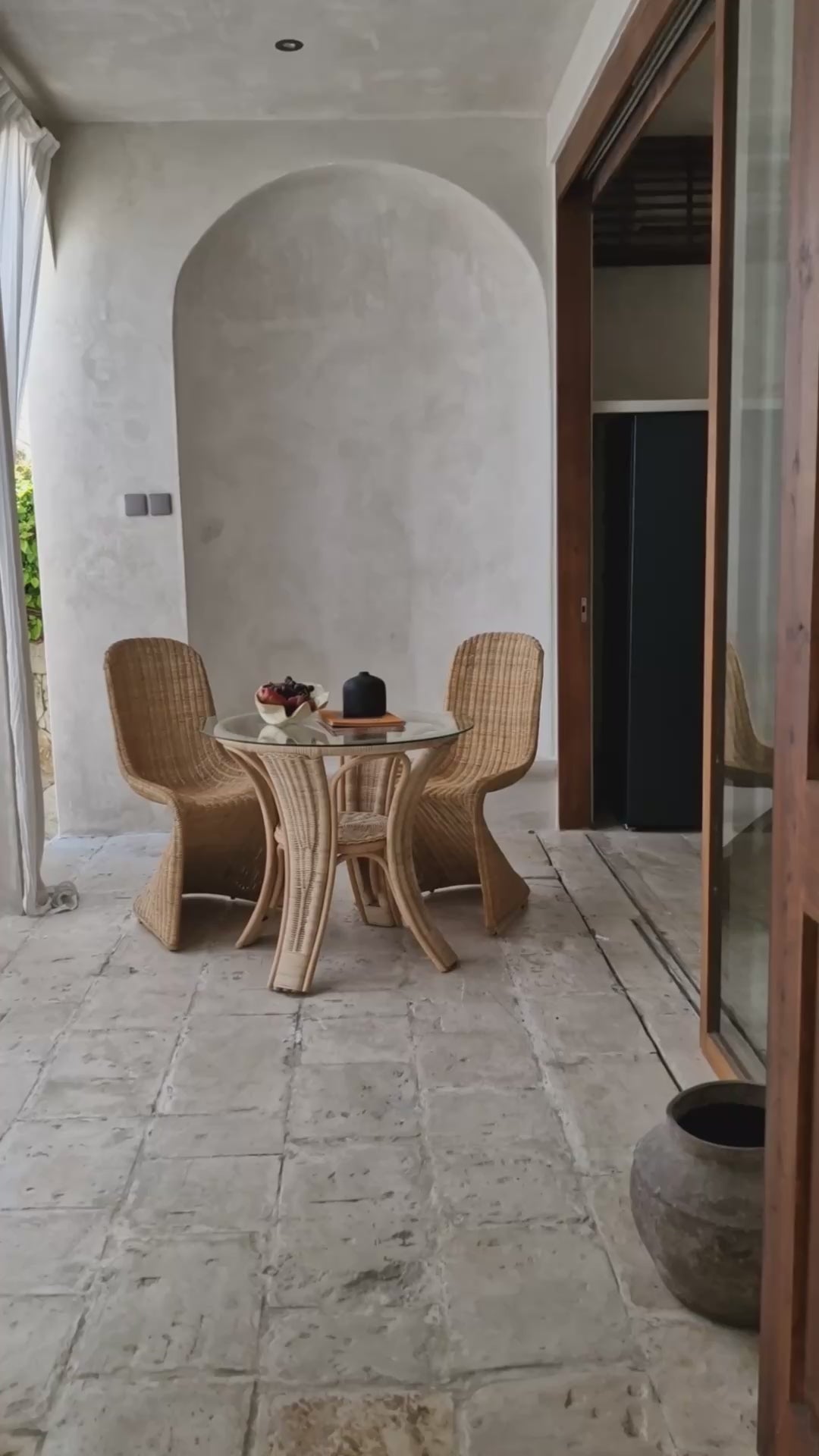 Oriana S-Curve Sculptural Chair