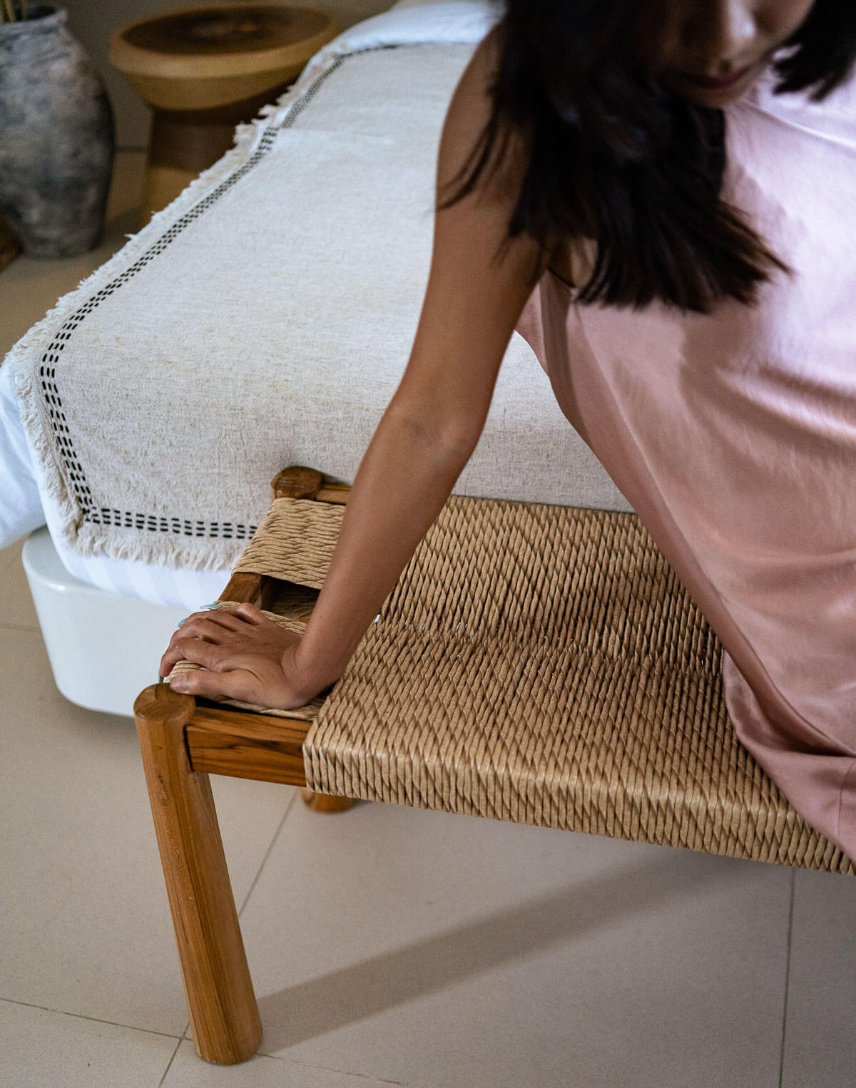 modern rope bench designed for outdoor relaxation
