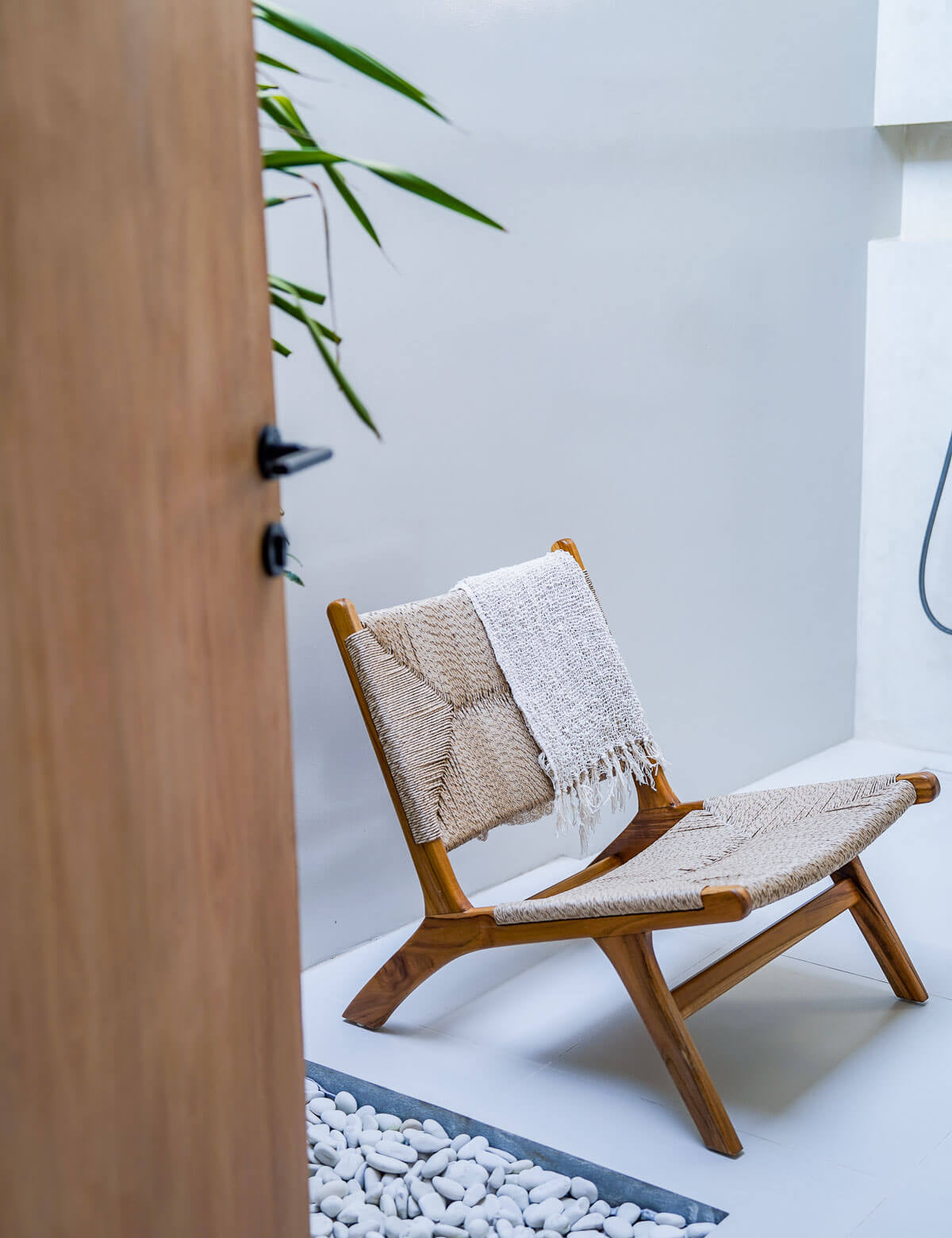 Teak wood lounge chair side profile synthetic rope
