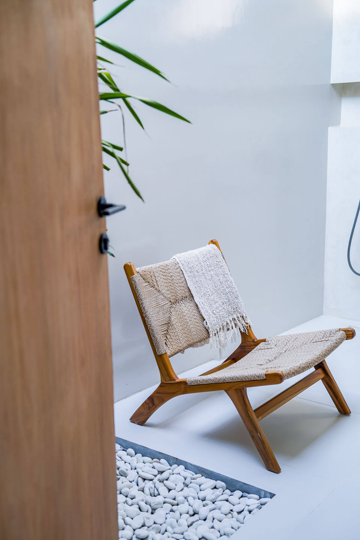 Teak wood lounge chair side profile synthetic rope
